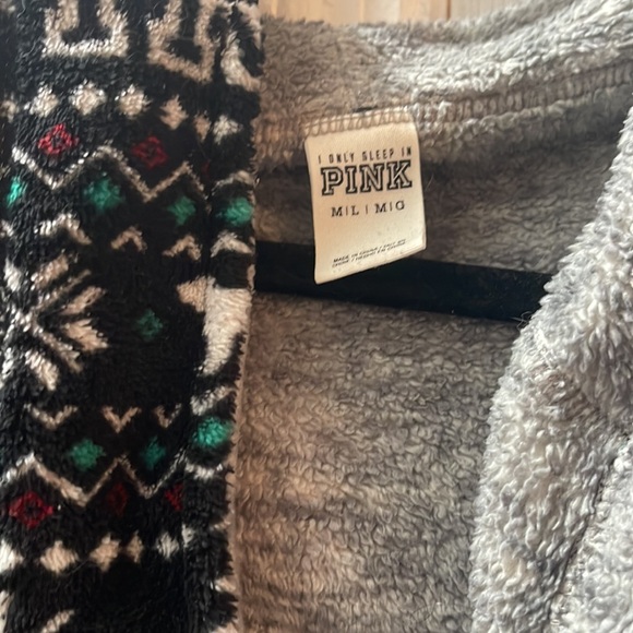 PINK Robe - Picture 3 of 5